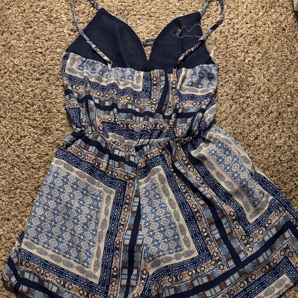 Everly romper size Small - Picture 5 of 5